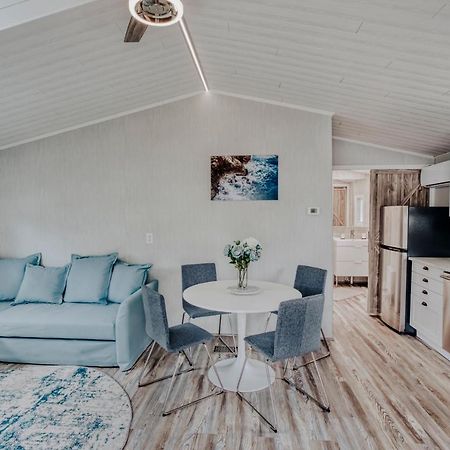 Modern & Cozy Stand-Alone Apartment - Perfect Stay Painted Post Exteriér fotografie