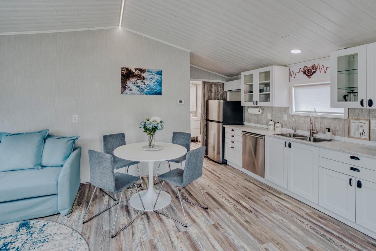Modern & Cozy Stand-Alone Apartment - Perfect Stay Painted Post Exteriér fotografie