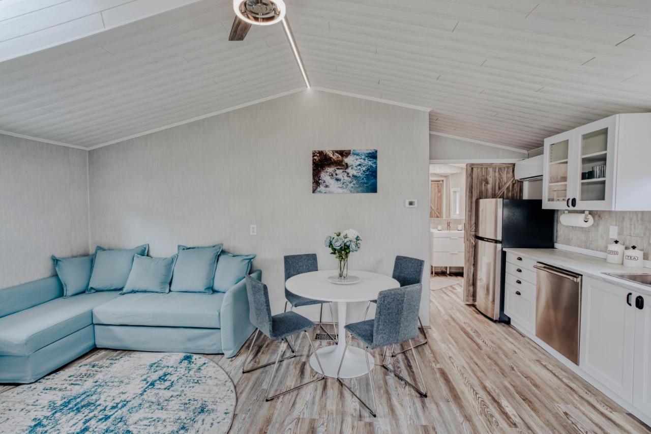 Modern & Cozy Stand-Alone Apartment - Perfect Stay Painted Post Exteriér fotografie