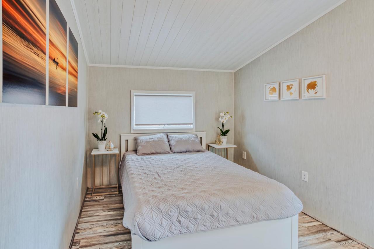 Modern & Cozy Stand-Alone Apartment - Perfect Stay Painted Post Exteriér fotografie